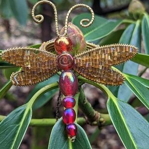 Set of 8 Pier 1 beautiful wire & beaded dragonfly napkin ring holders